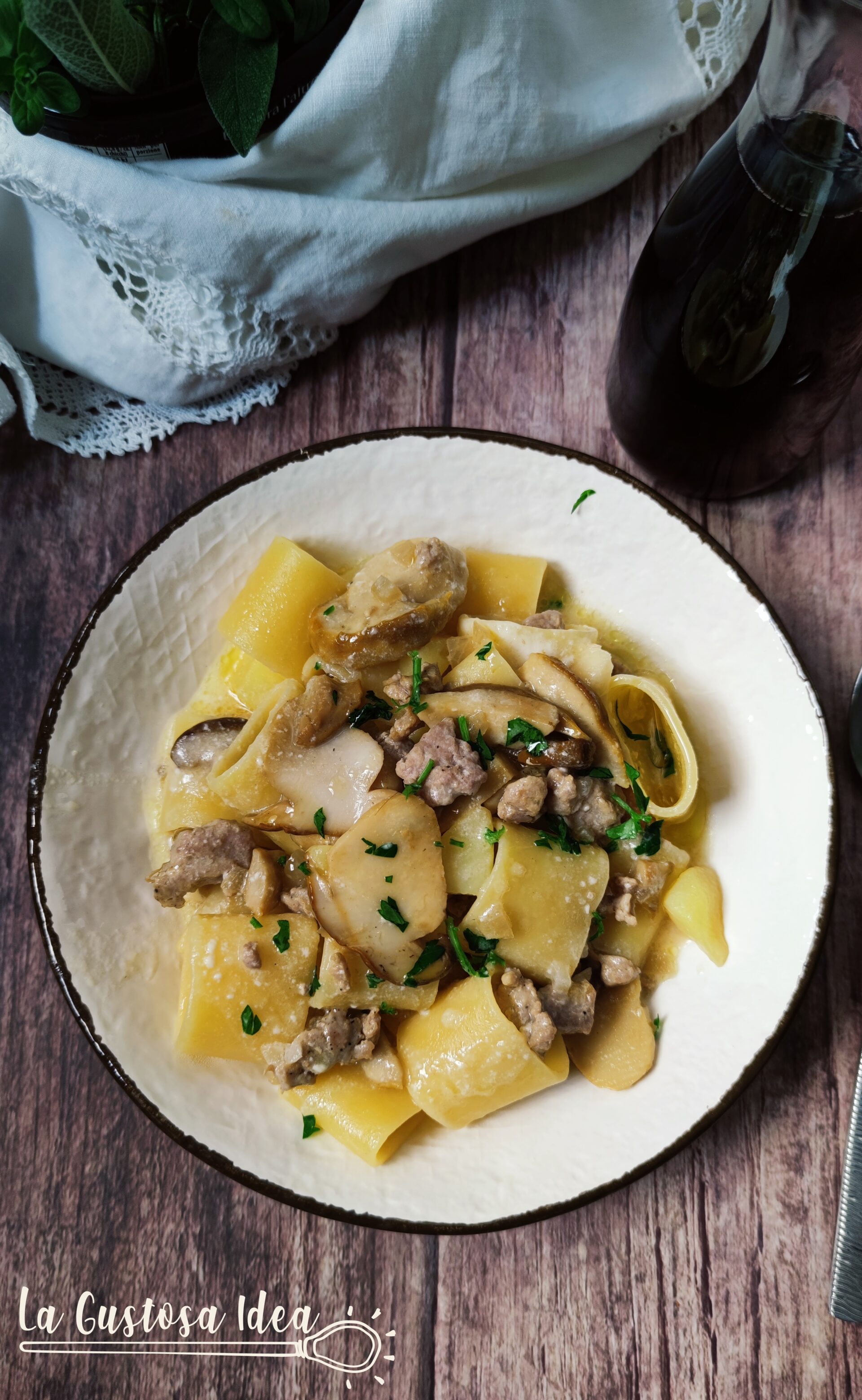 Mezzi paccheri porcini e salsiccia La Gustosa Idea