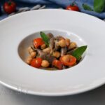Cavatelli alla patata viola con ceci e pomodori interno articolo, La Gustosa Idea
