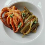 Detatglio di linguine alle alghe con moscardini, La Gustosa Idea