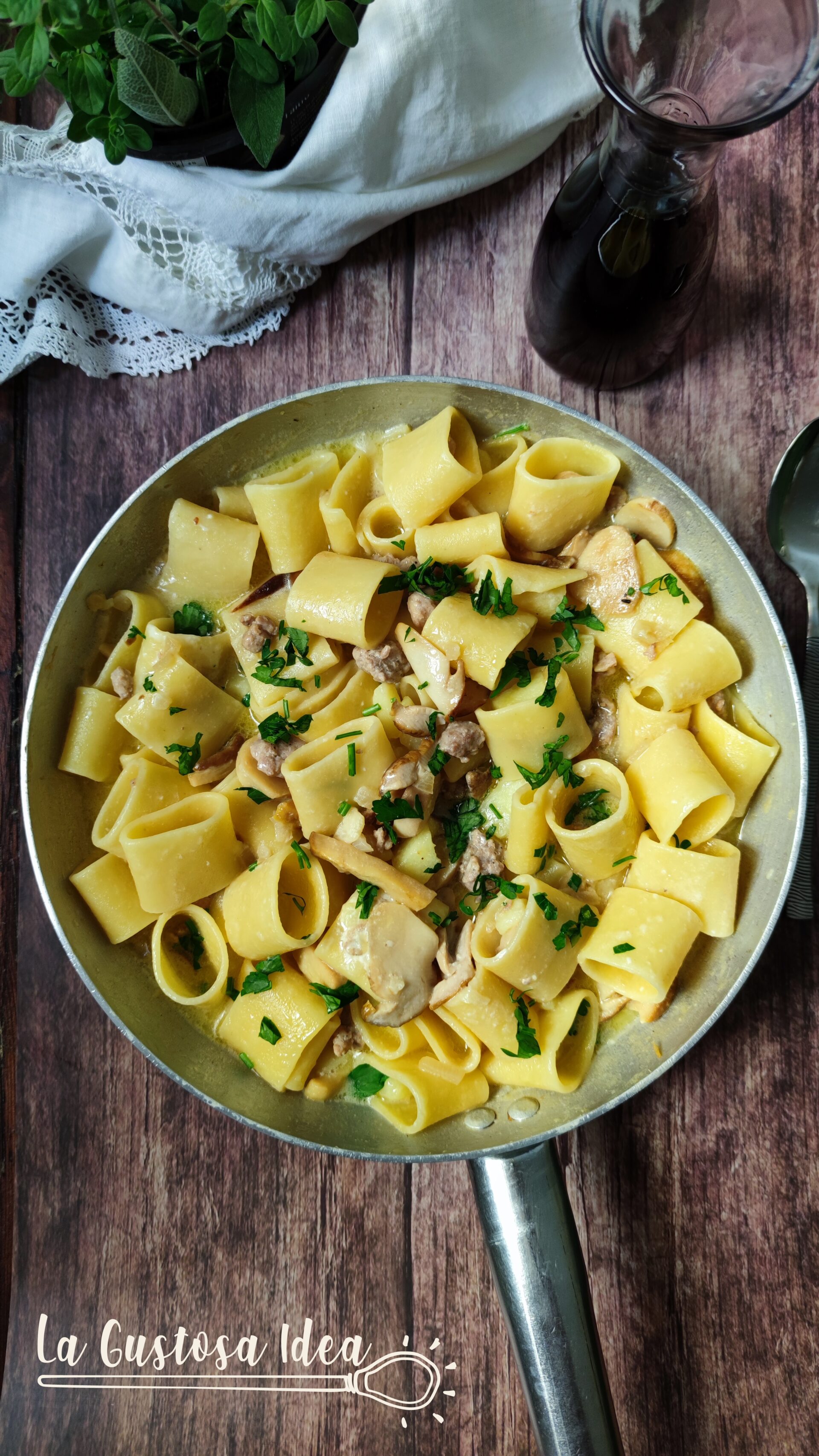 Mezzi paccheri porcini e salsiccia La Gustosa Idea