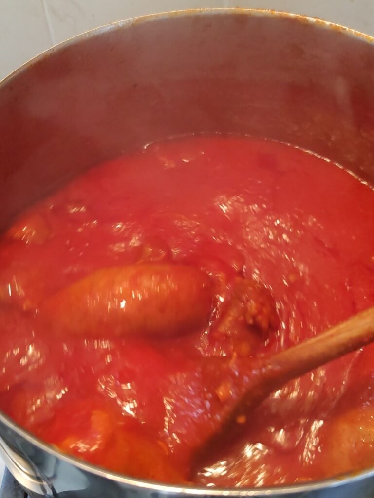 Ragù napoletano in cottura